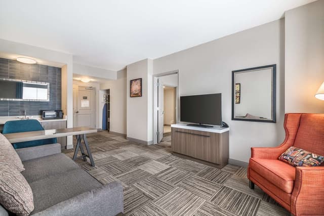 1 KING BED 1 BEDROOM SUITE WALK-IN SHOWER