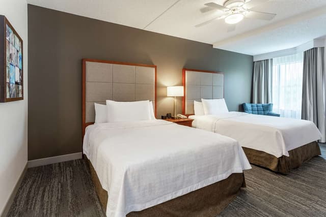 2 QUEEN BEDS 1 BEDROOM SUITE NONSMOKING