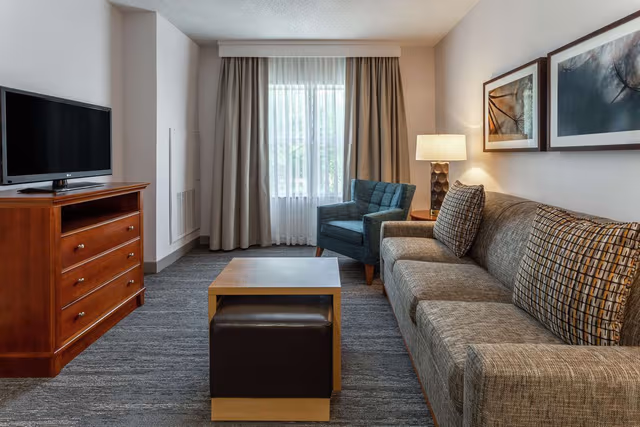2 QUEEN BEDS 1 BEDROOM SUITE NONSMOKING