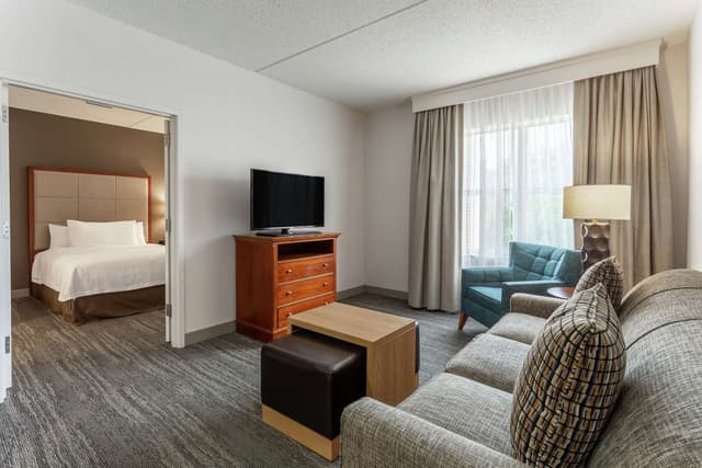 1 KING BED 1 BEDROOM SUITE NONSMOKING
