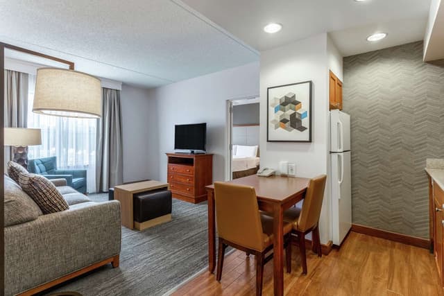 1 KING BED 1 BEDROOM SUITE NONSMOKING