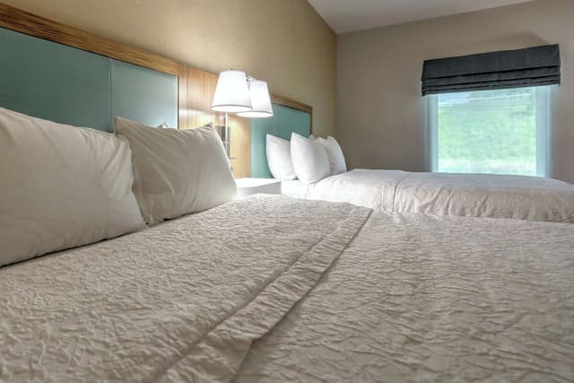 2 QUEEN BEDS NONSMOKING