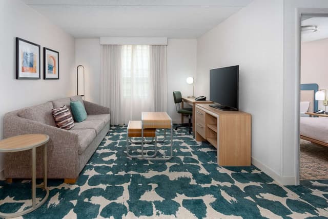 2 DOUBLE BEDS 1 BEDROOM SUITE NONSMOKING