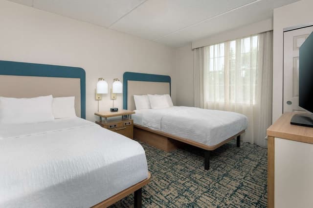 2 DOUBLE BEDS 1 BEDROOM SUITE NONSMOKING