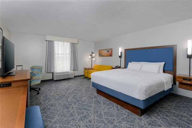 1 KING BED DELUXE ROOM