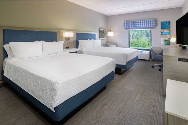 2 QUEEN BEDS NONSMOKING