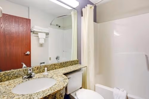 1 Queen Bed, Deluxe Studio Suite, Non-Smoking
