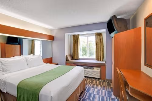 1 Queen Bed Accessible Room Non-Smoking