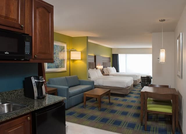 Suite, 2 Queen Beds