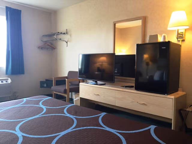 Room, 1 King Bed, Non Smoking