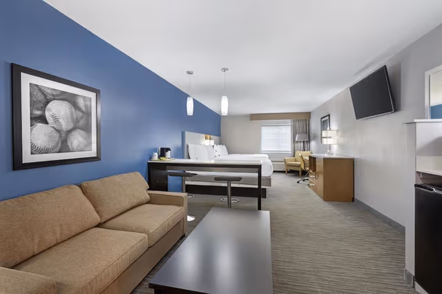 Junior Suite, 2 Queen Beds, Non Smoking, Refrigerator & Microwave