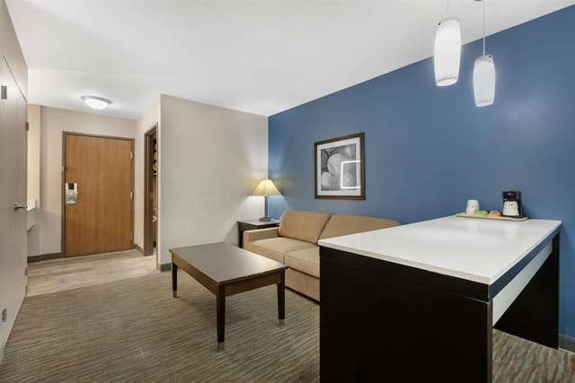 Junior Suite, 2 Queen Beds, Non Smoking, Refrigerator & Microwave