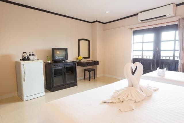 Superior Room - 2 Single Beds 38SQM Free WiFi Balcony