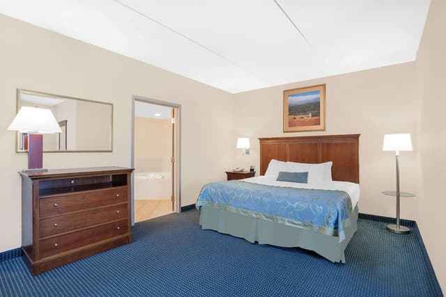 Deluxe Suite, 1 King Bed, Non Smoking