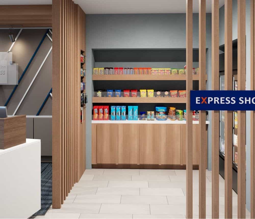 HOLIDAY INN EXPRESS & SUITES D