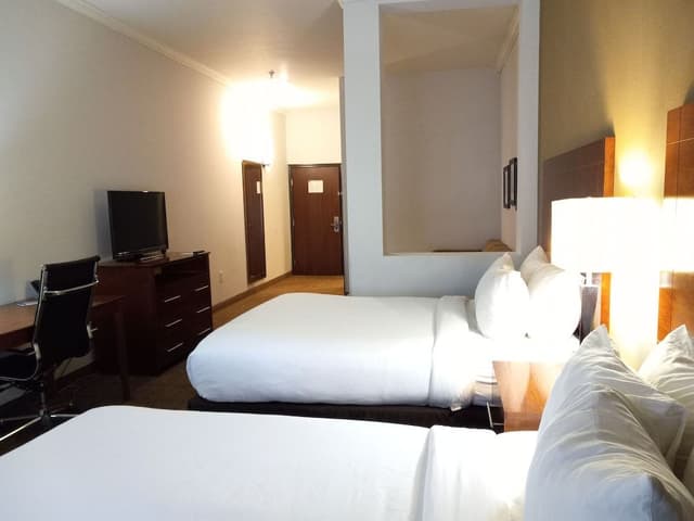 Suite, 2 Queen Beds, Non Smoking