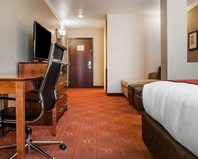 Suite, 1 King Bed, Non Smoking