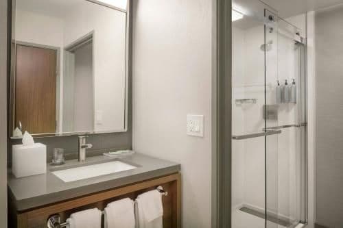 Queen Room with Two Queen Beds - Hearing Accessible