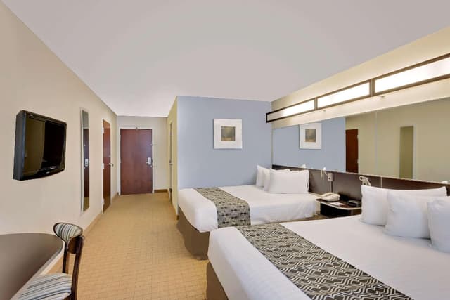 2 Queen Beds Non-Smoking