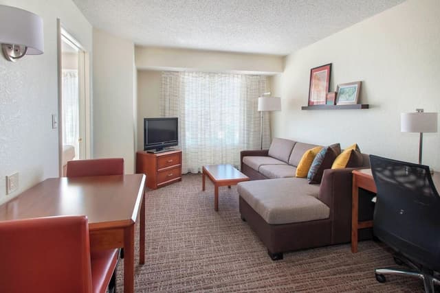 Suite, 1 Bedroom (Mobility/Hearing Accessible, Tub)