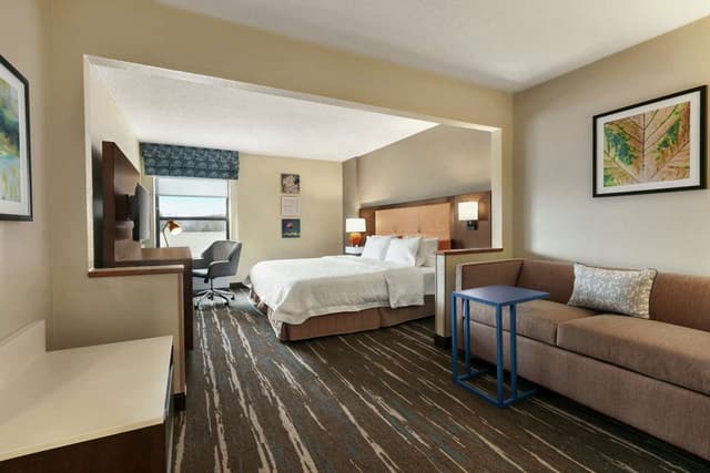 1 KING BED STUDY WITH SOFABED