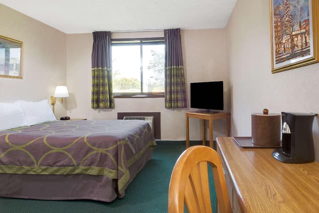 1 Full Bed, Non-Smoking
