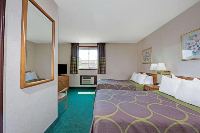 2 Double Beds Non-Smoking