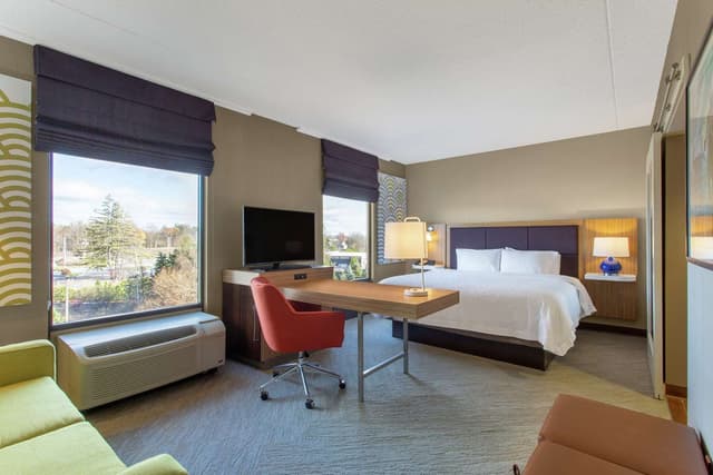 1 KING BED STUDIO SUITE NONSMOKING