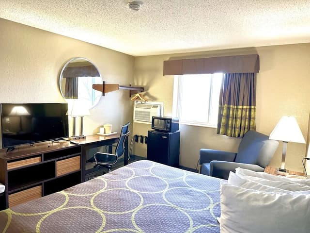Suite, 1 King Bed, Non Smoking