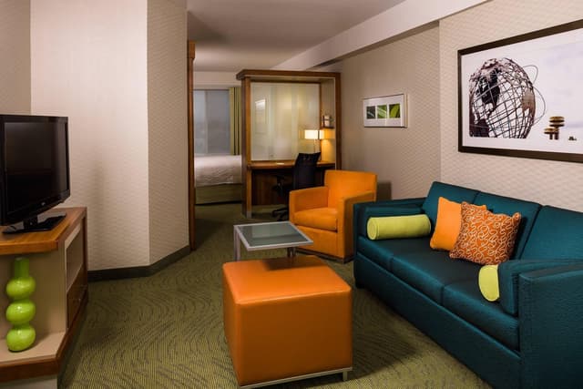 One Bedroom Executive, 1 Bedroom Executive Suite, 1 King or 1 Queen, Sofa bed