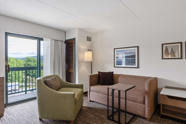2 QUEEN BED SUITE W/ SOFABED AND BALCONY
