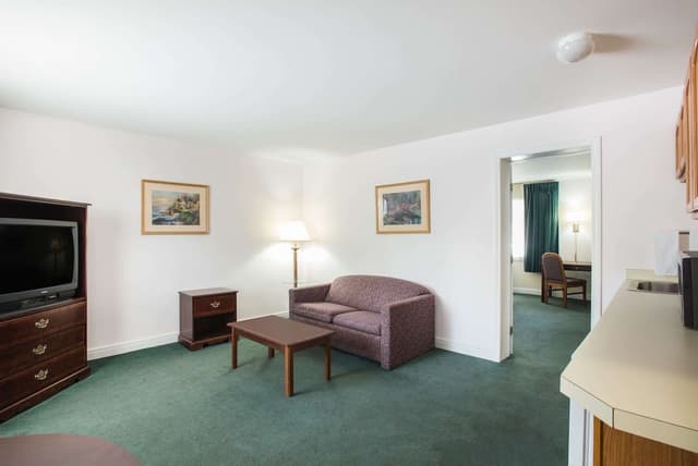 Suite, 2 Double Beds, Non Smoking, Refrigerator
