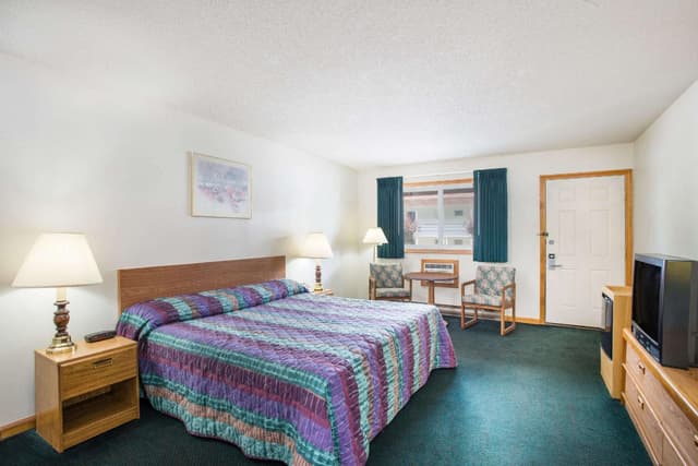 Standard Room, 1 King Bed