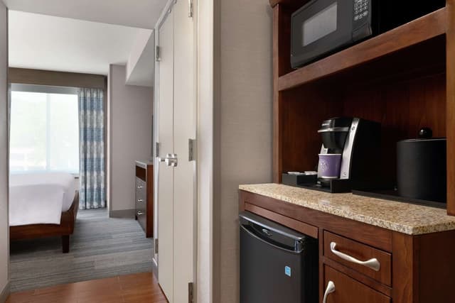 1 KING 1 QUEEN FAMILY STUDIO SUITE