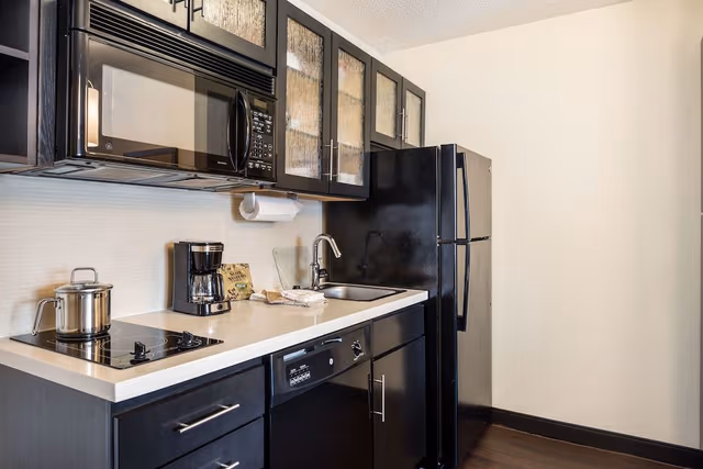 Suite, 1 Queen Bed with Sofa bed, Accessible (Hearing One Bedroom)