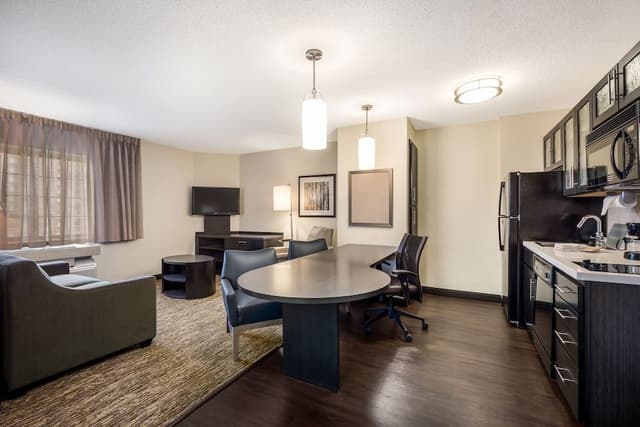 Suite, 1 Queen Bed with Sofa bed, Accessible (Hearing One Bedroom)