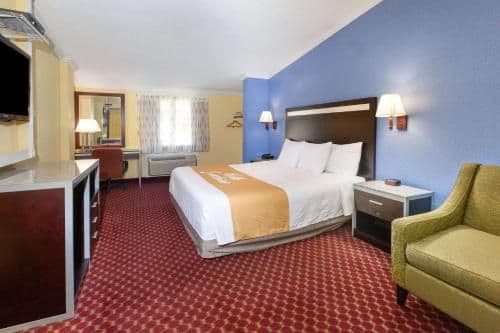 1 King Bed Business Room Non-Smoking