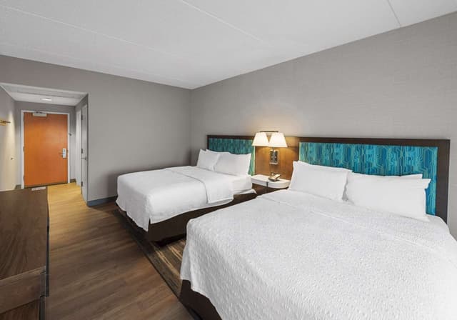 2 QUEEN BEDS NONSMOKING