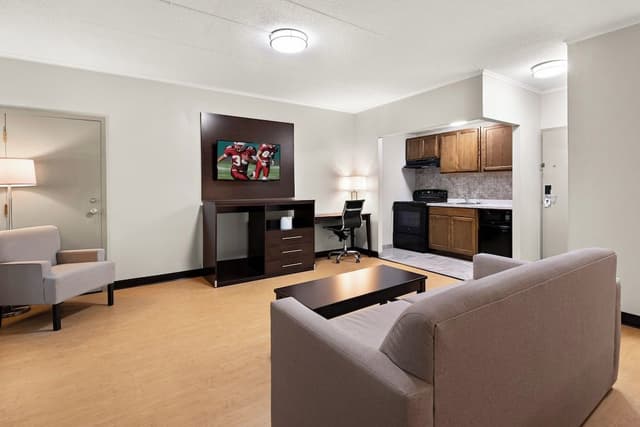 Suite, 1 King Bed, Non Smoking, Kitchenette