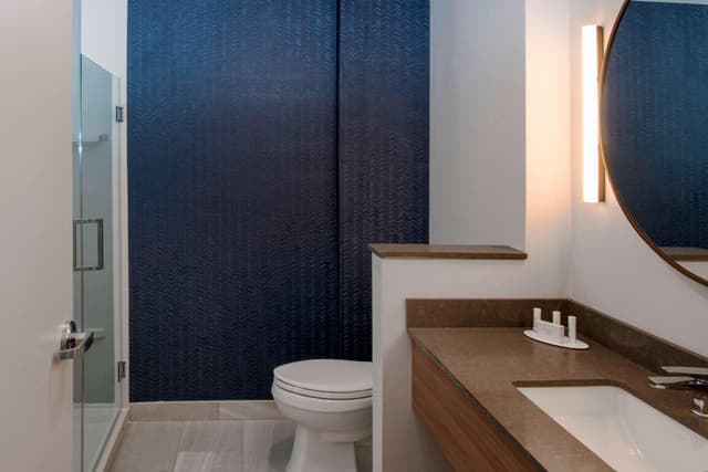 Guest Room, 1 King