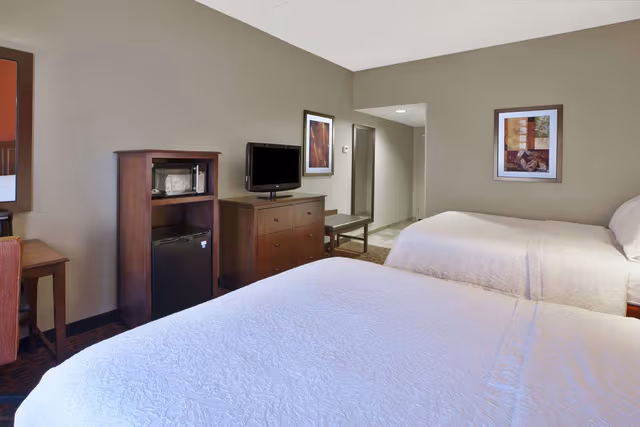 2 QUEEN BEDS-NONSMOKING