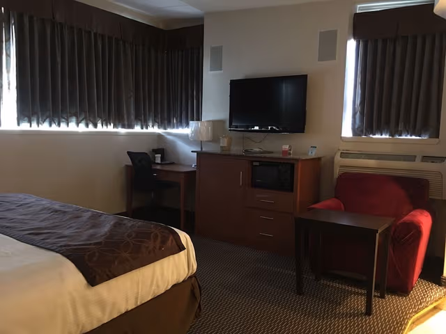 Deluxe Studio Suite, 1 King Bed, Non Smoking