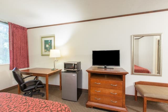 2 Double Beds - Non-Smoking
