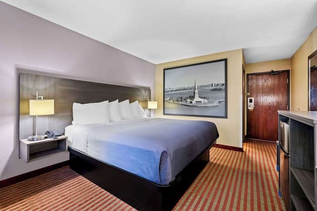 Standard Room, 1 King Bed