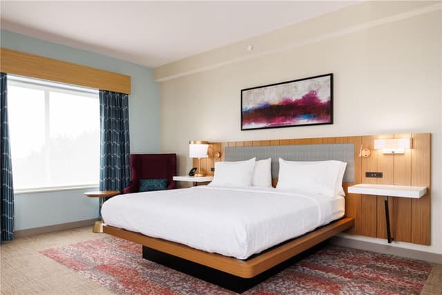 1 KING BED STUDIO SUITE