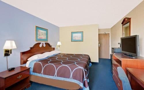 1 King Bed, Deluxe Studio Suite, Non-Smoking