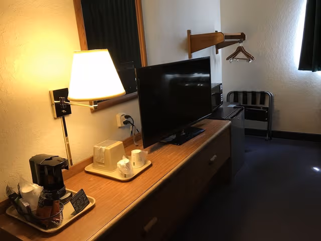 Room, 1 Double Bed, Accessible, Non Smoking (Mobility/Hearing, Tub w/Grab Bars)
