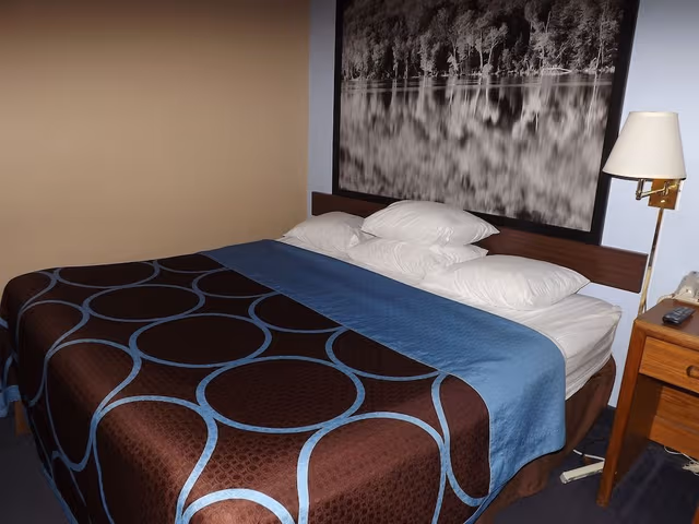 Room, 1 Double Bed, Accessible, Non Smoking (Mobility/Hearing, Tub w/Grab Bars)