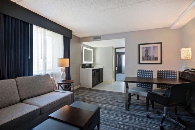 2 ROOM SUITE-2 DOUBLE BEDS-NONSMOKING