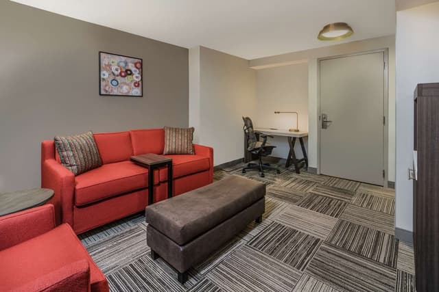 1 KING 1 BEDROOM WHIRLPOOL SUITE